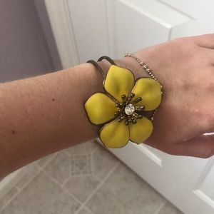 Yellow Flower accent bracelet 🌸